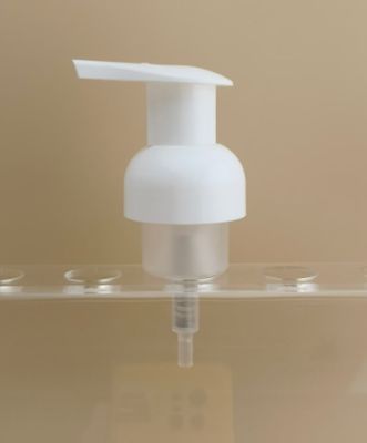 洗濯機 ボトル の 白い プラスチック 泡 ポンプ の 繊細 な デザイン