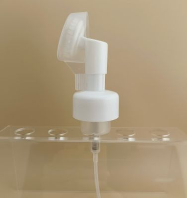 繊細 な デザイン 白 型 プラスチック 型 大型 泡 ポンプ と 洗浄 瓶 の ブラシ