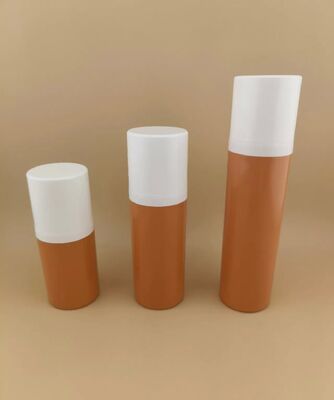 新デザイン ブラウン 携帯型 プラスチック製 空気のないボトル 白い蓋付き 便宜