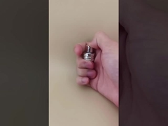 パーソナライズされた銀色アルムボタン 精細なクリップスプレー スクロールK405-1 香水用