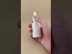 繊細なデザイン 白い滑らかな丸いドロッパーボトル 皮膚ケア