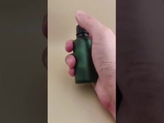 繊細なデザインのクリアダークグリーンドロッパーボトル（エッセンス用）