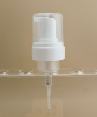 繊細なデザイン 白いプラスチック製ビッグフォームポンプ ボディウォッシュボトル用