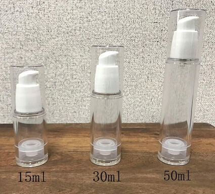 新しいデザインの茶色のポータブルプラスチックエアレスボトルと旅行に便利な白いカバー付き