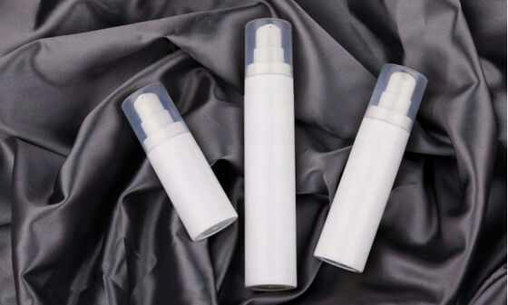 15ml プラスチックのパッケージ化粧品 無空気スプレークリームボトル