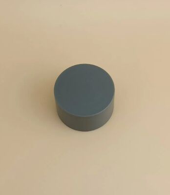 コスメティックボトルのための灰色プラスチック滑らかなマットキャップ